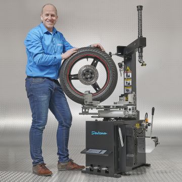 Reifenmontiermaschine für Pkw-Reifen bis 26"