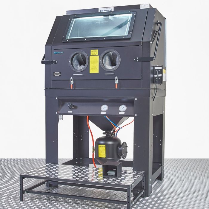 Druck-Sandstrahlkabine – 990 Liter + externe Absaugung 